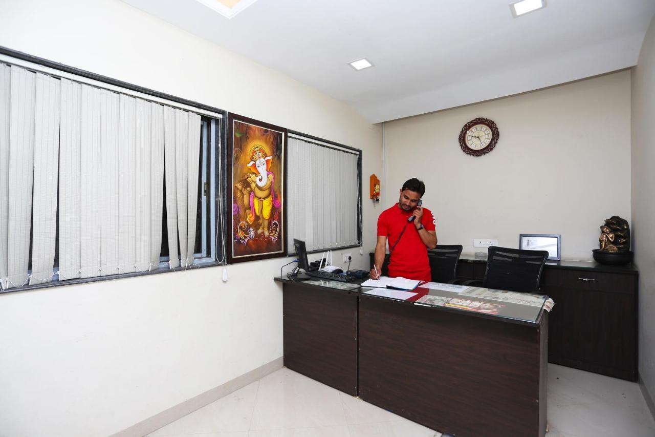โอโย 14354 อมร แมริเอจ พาเลซ Hotel Dharmpura ภายนอก รูปภาพ